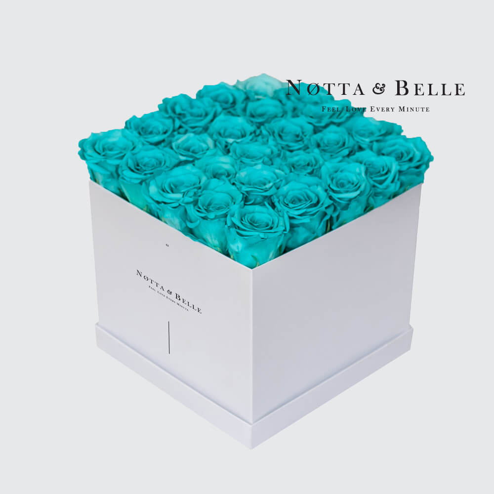 «Romantic» aus 25 türkisfarbenen Rosen