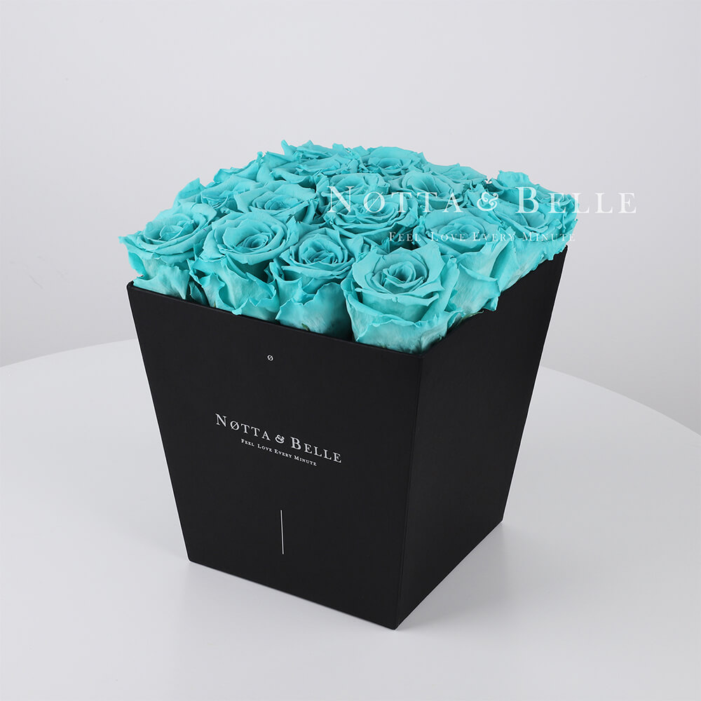 Tyrkysová kytice «Forever» v černé krabičce - 17 ks