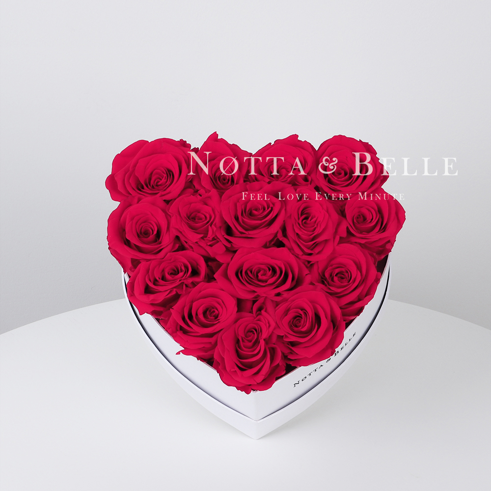 Jasně růžová kytice «Love» v bílé krabičce - 15 ks