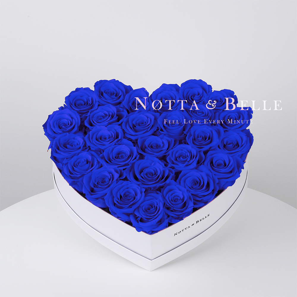 Modrá kytice «Love» v bílé krabičce - 27 ks