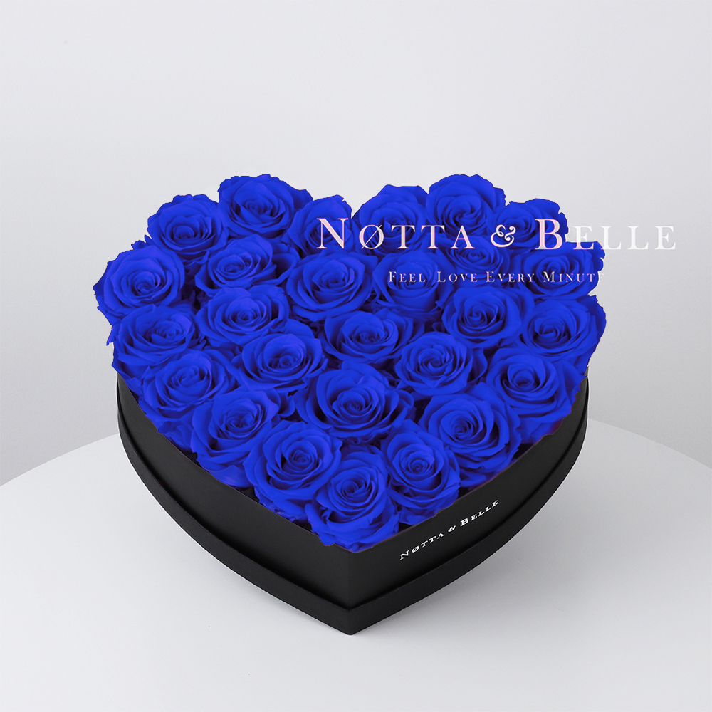 Modrá kytice «Love» v černé krabičce - 27 ks