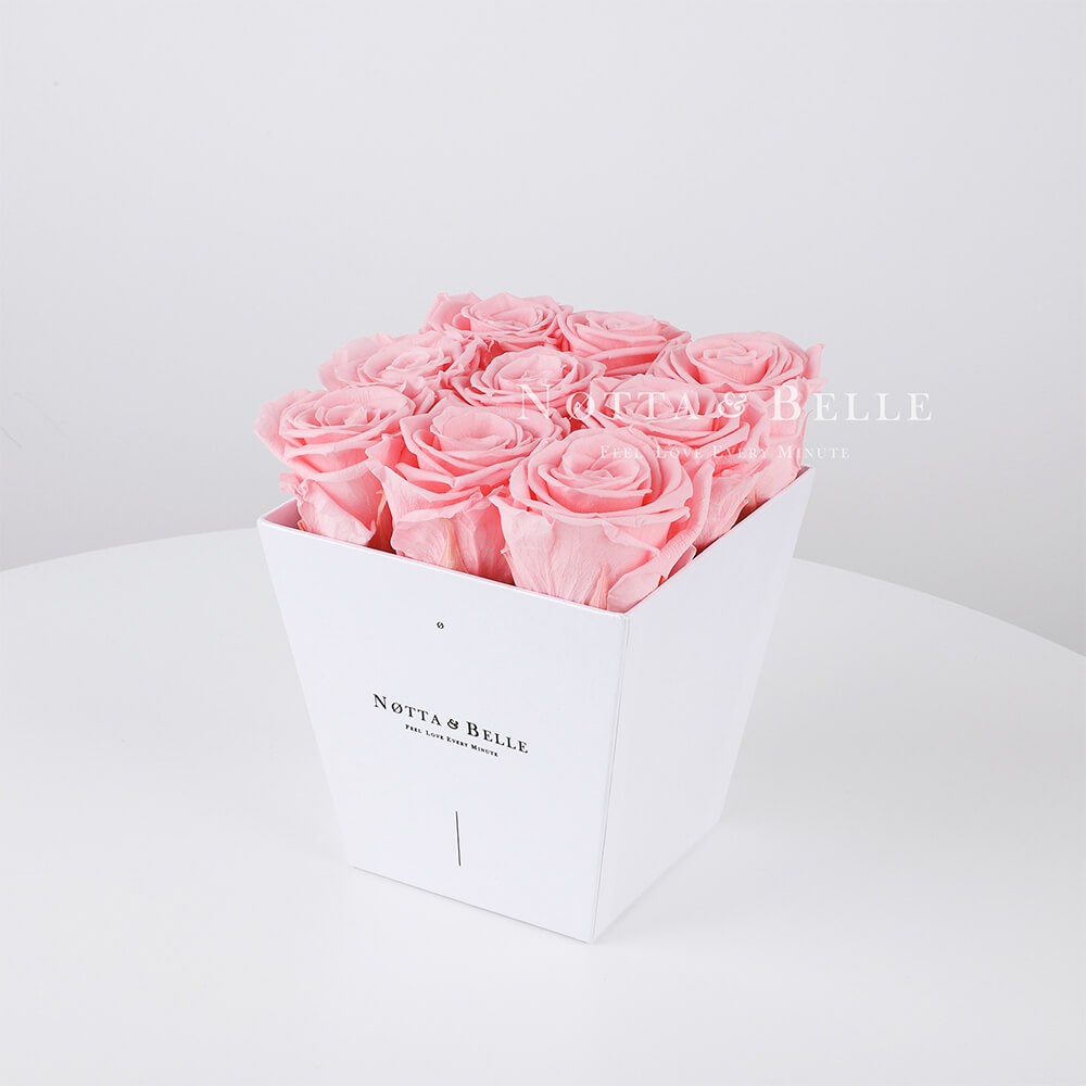 Ramo rosa «Forever» en una caja blanca - 9 piezas