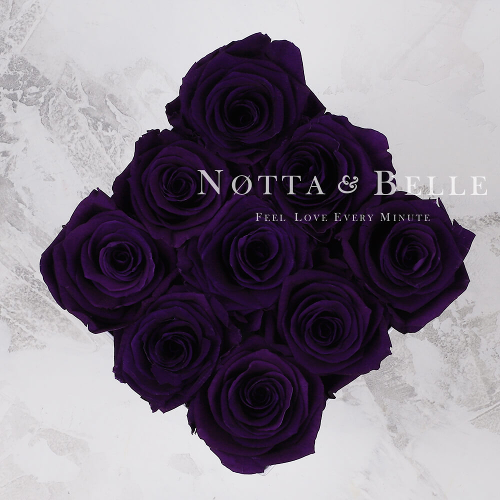 Ramo de color violeta «Romantic» en una caja negra - 9 piezas