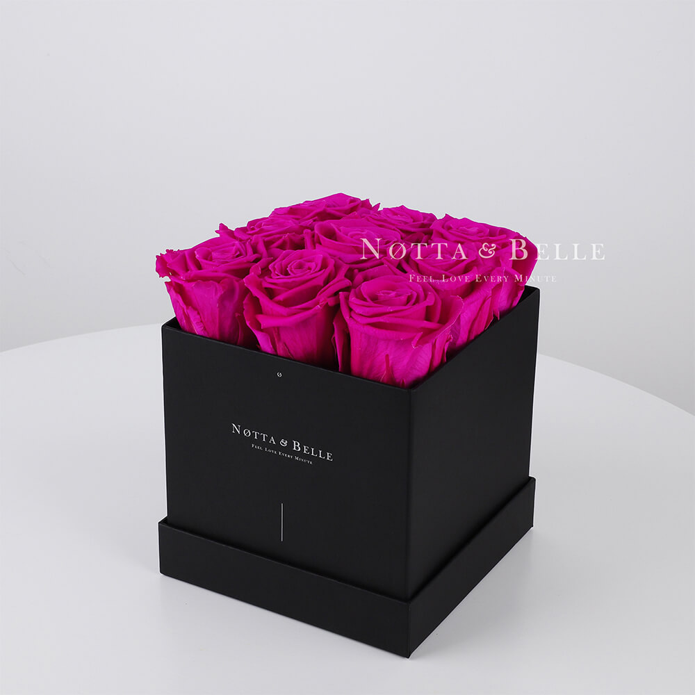 Mazzo colore fucsia «Romantic» in una scatola nera - 9 pz.