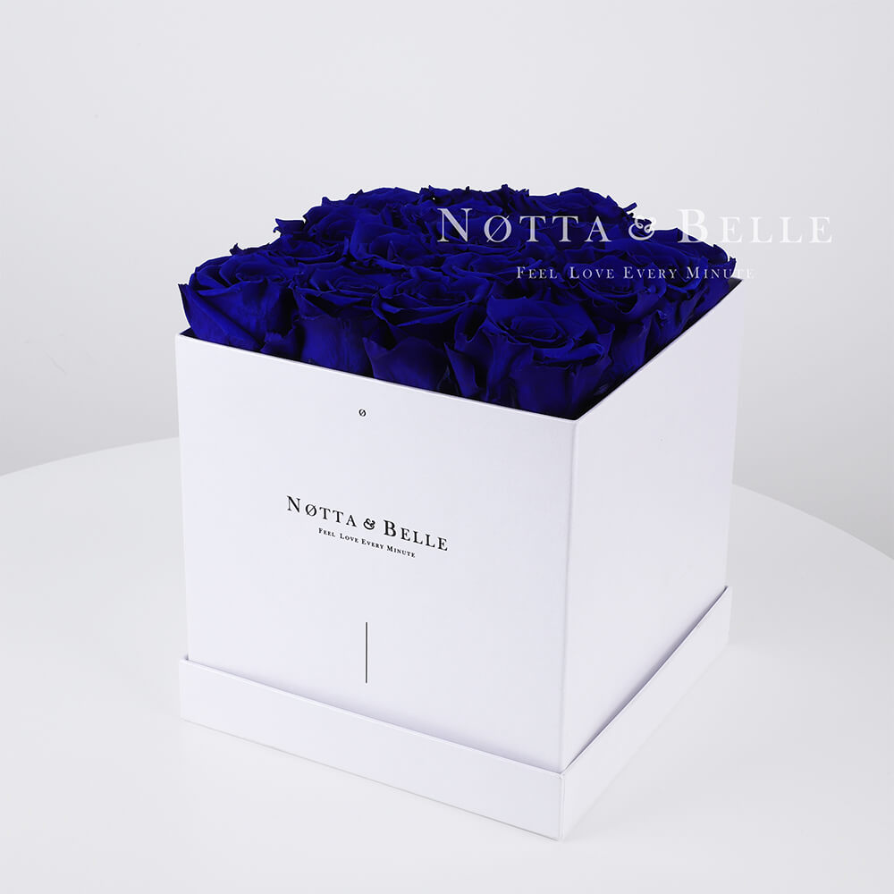 Mazzo colore blu «Romantic» in una scatola bianca - 17 pz.