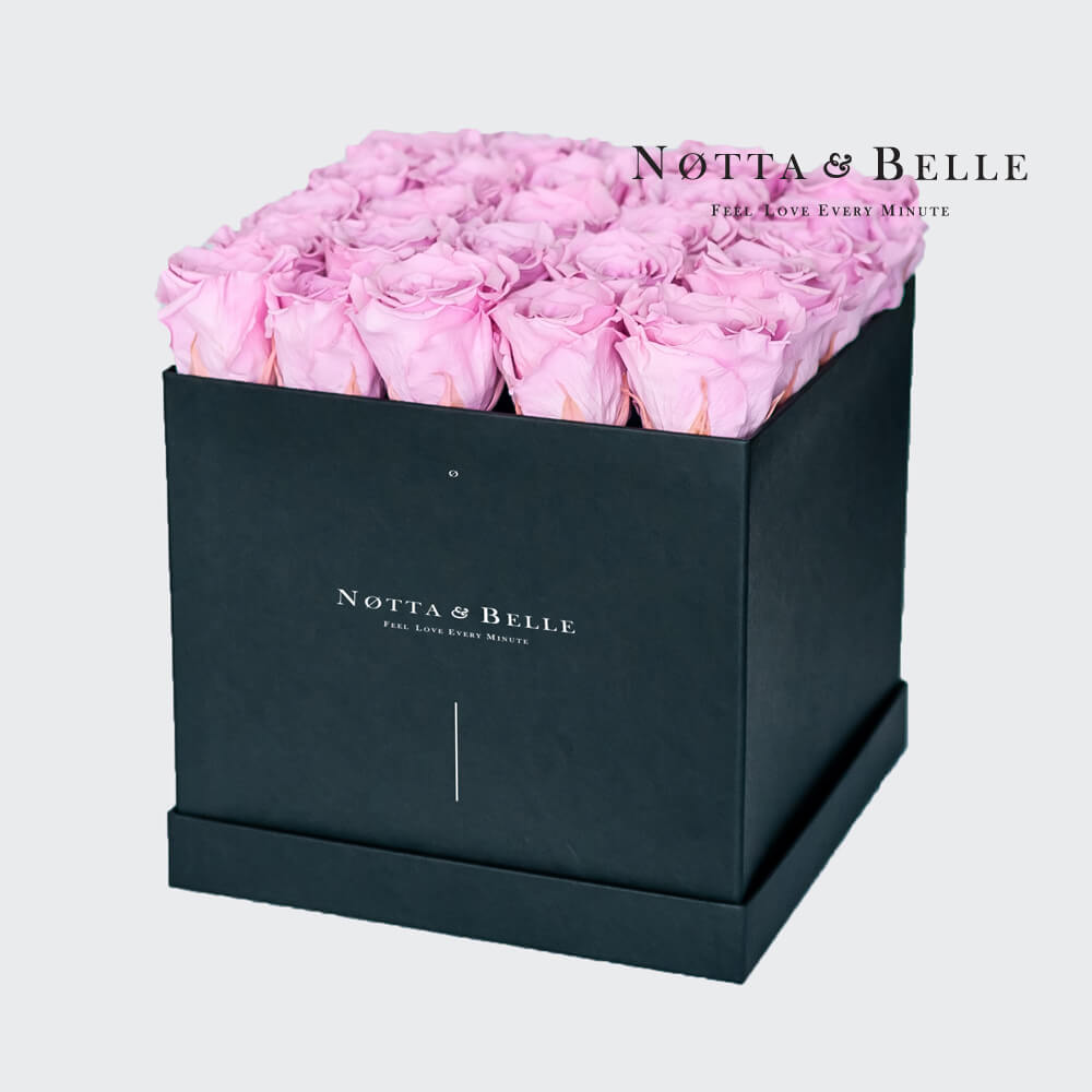 Долговечный букет из 25 розовых роз - №522
