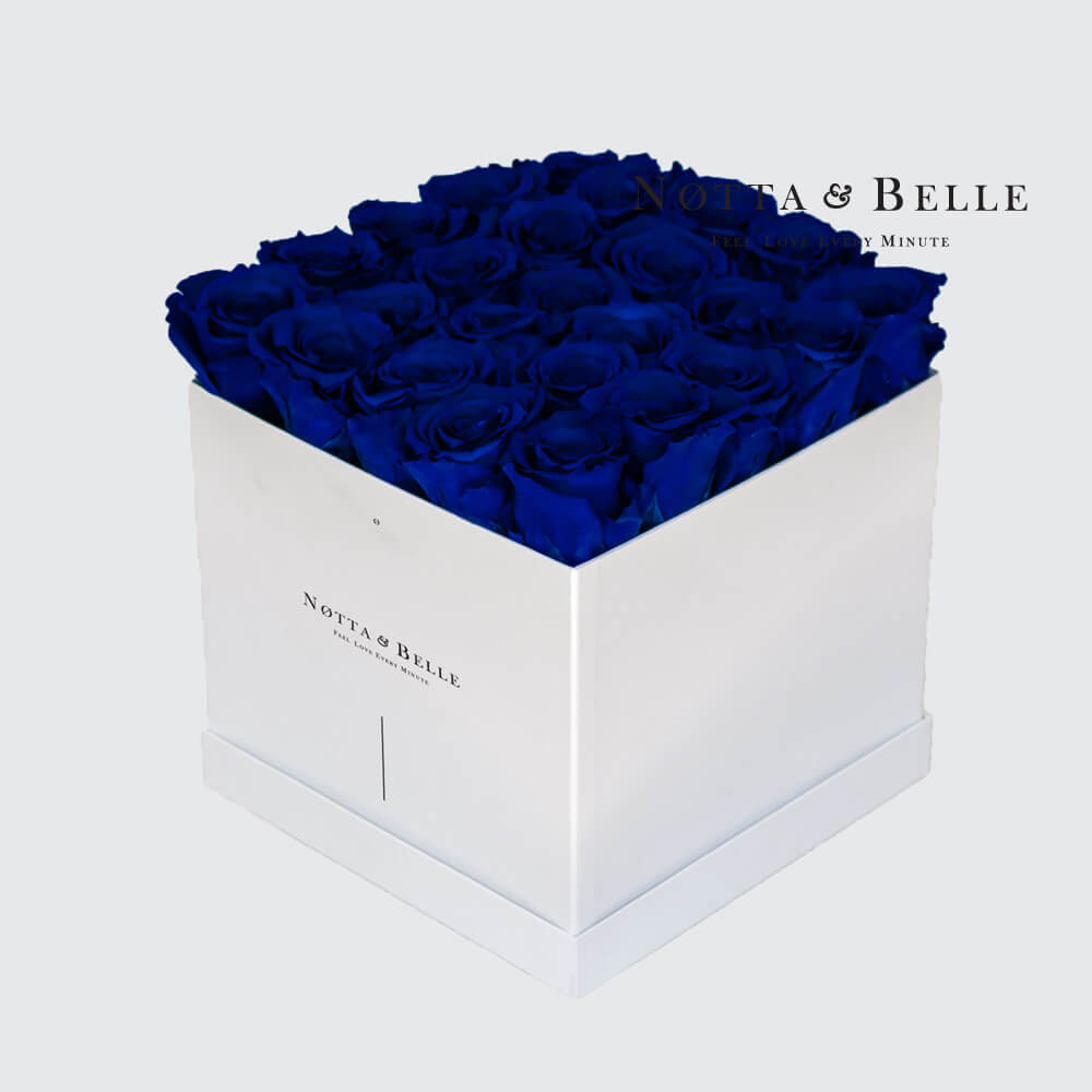 Долговечный букет из 25 синих роз - №531