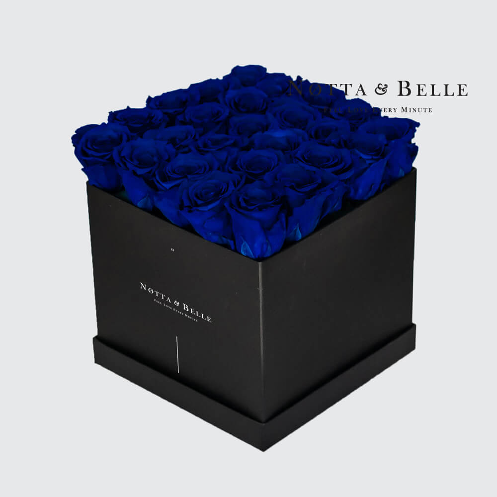 Долговечный букет из 25 синих роз - №532
