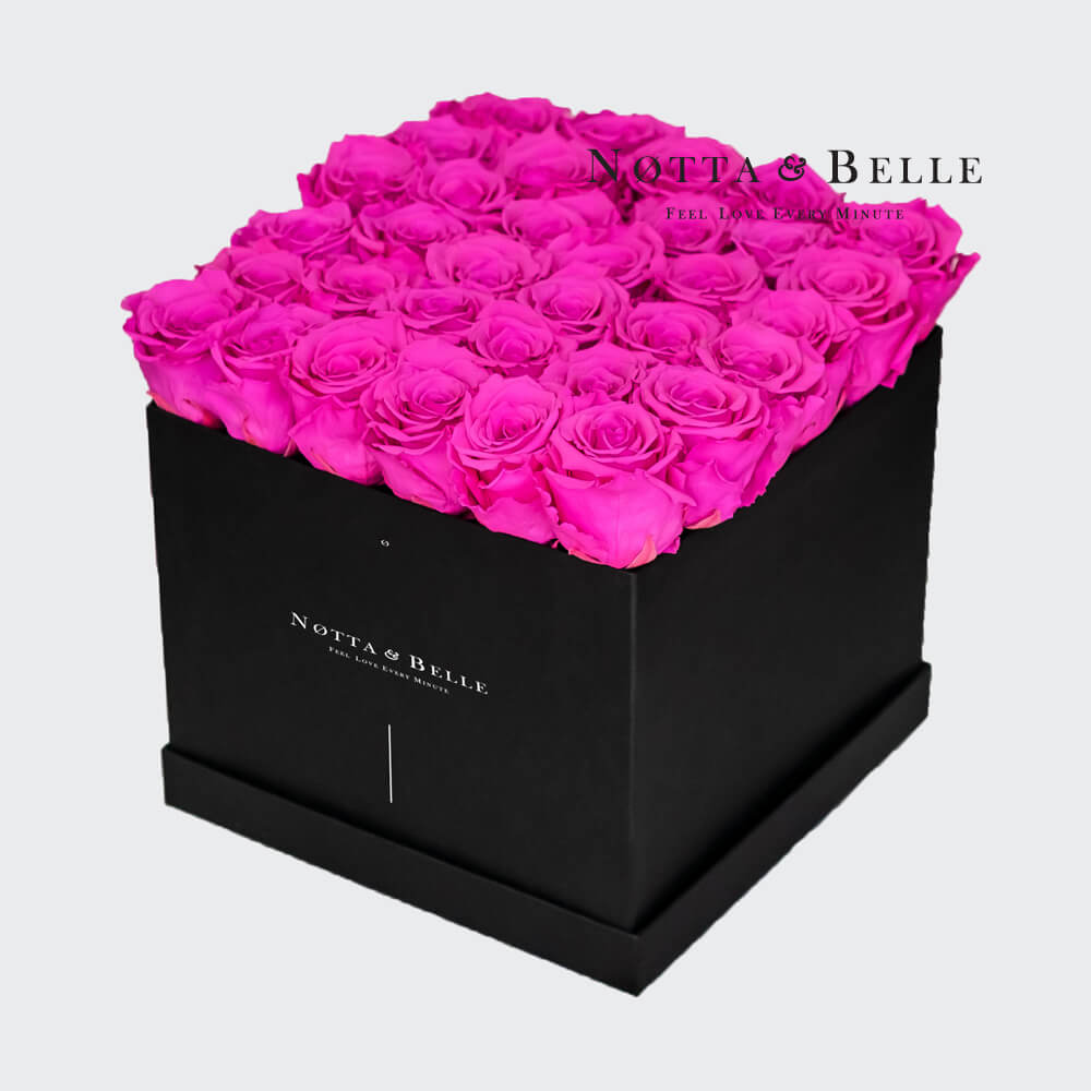 Долговечный букет из 35 роз цвета Фуксии - №672
