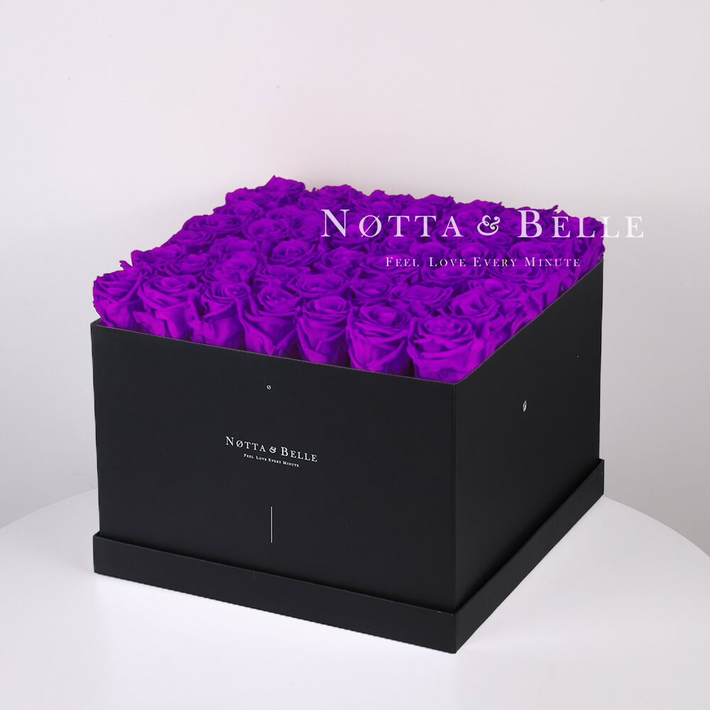 Долговечный букет из 49 фиолетовых роз - №752
