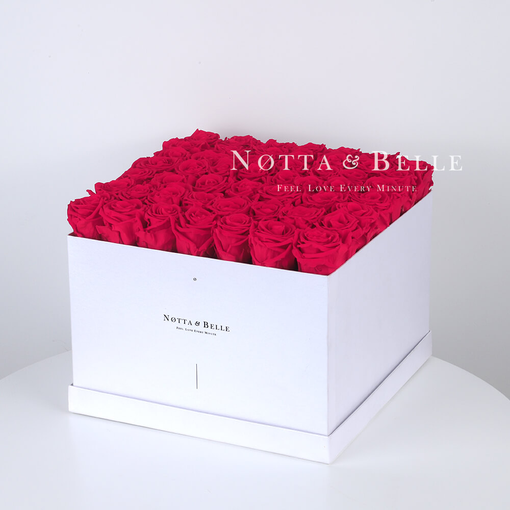 Долговечный букет из 49 ярко розовых роз - №761