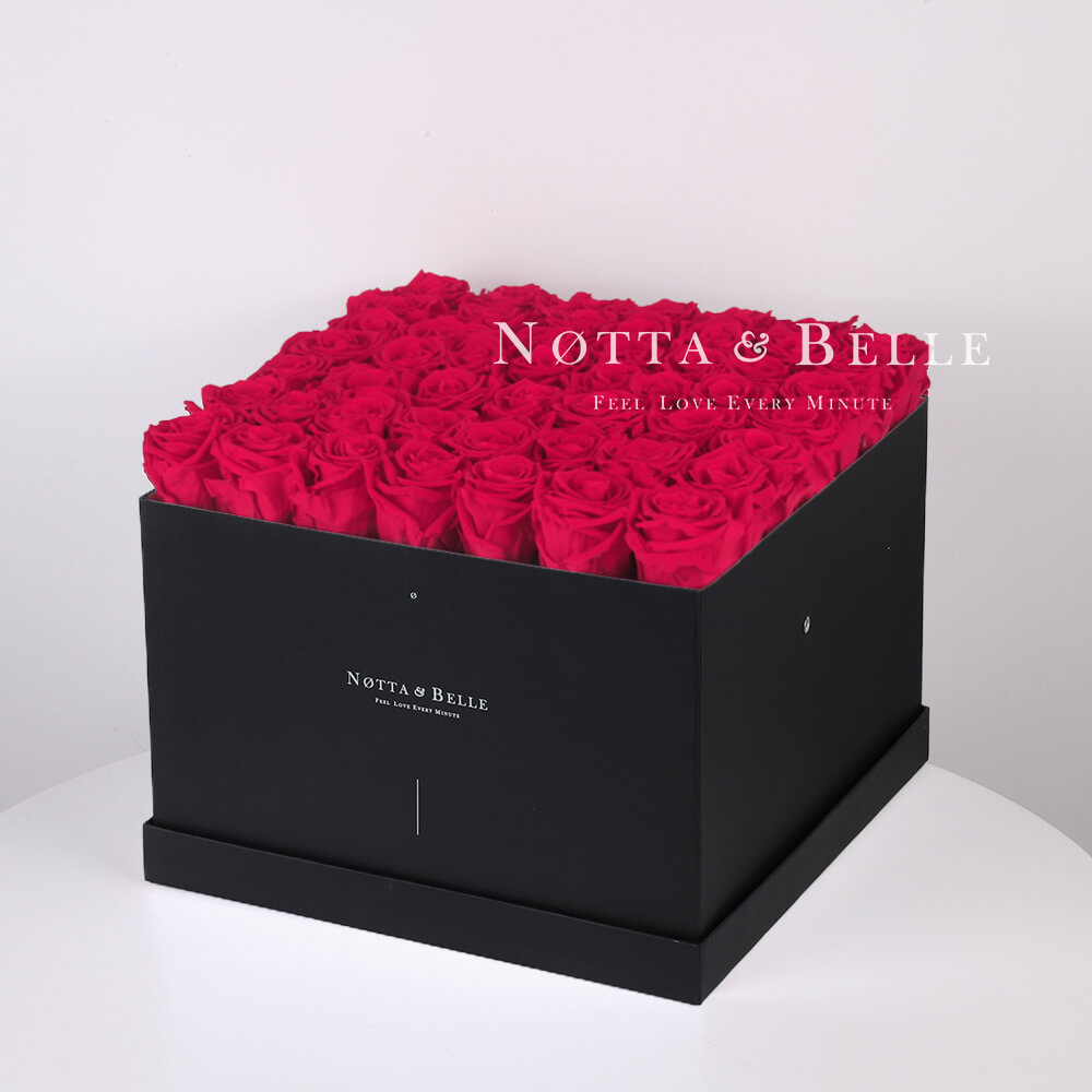 Долговечный букет из 49 ярко розовых роз - №762