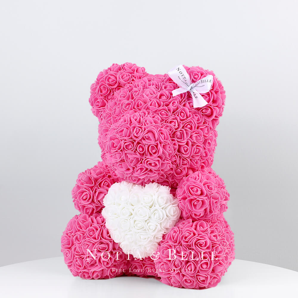 Розовый мишка из роз c белым сердцем - 35 см