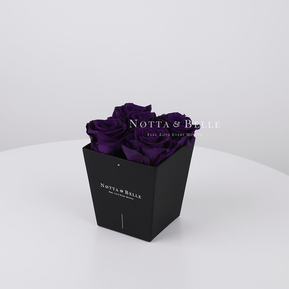 Долговечный букет из 5 фиолетовых роз - №052