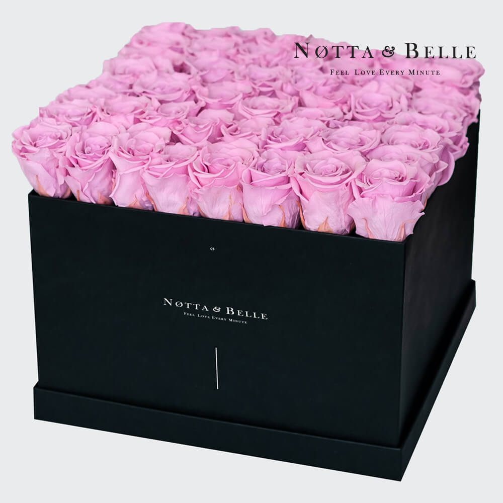 Долговечный букет из 49 розовых роз - №722