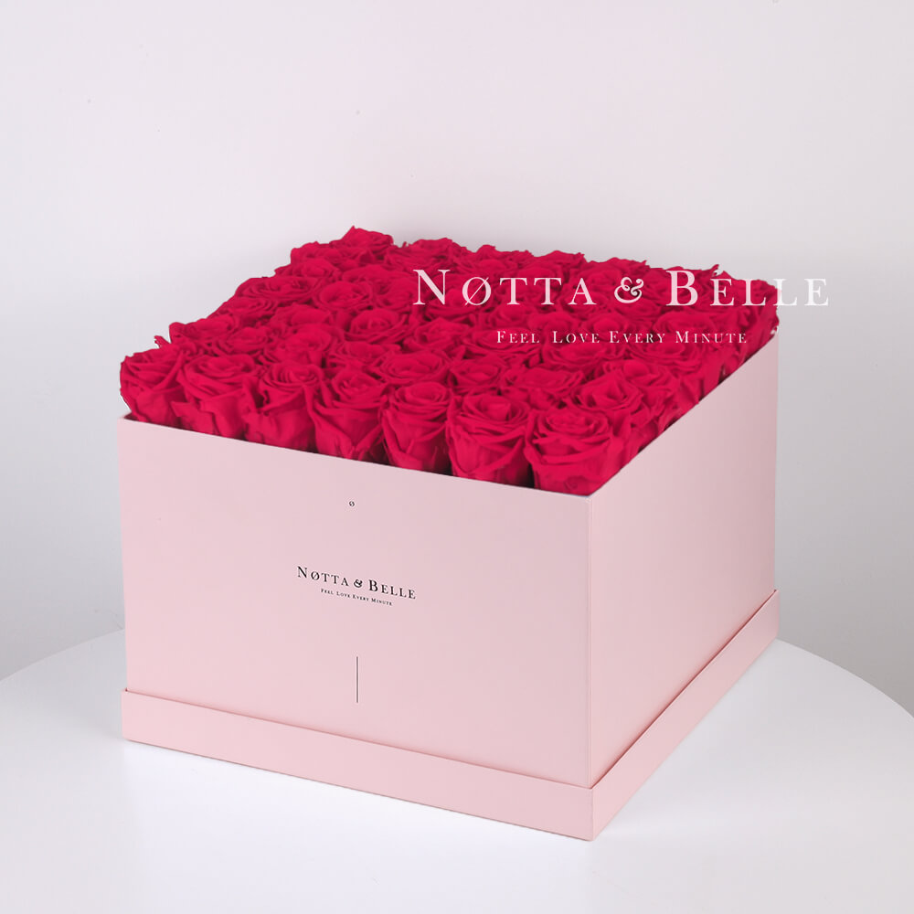 Долговечный букет из 49 ярко розовых роз - №765