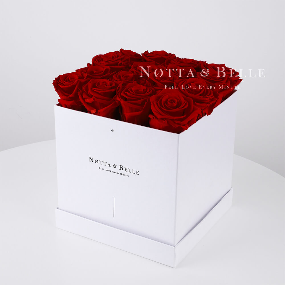 Vínová kytice «Romantic» v bílé krabičce - 17 ks