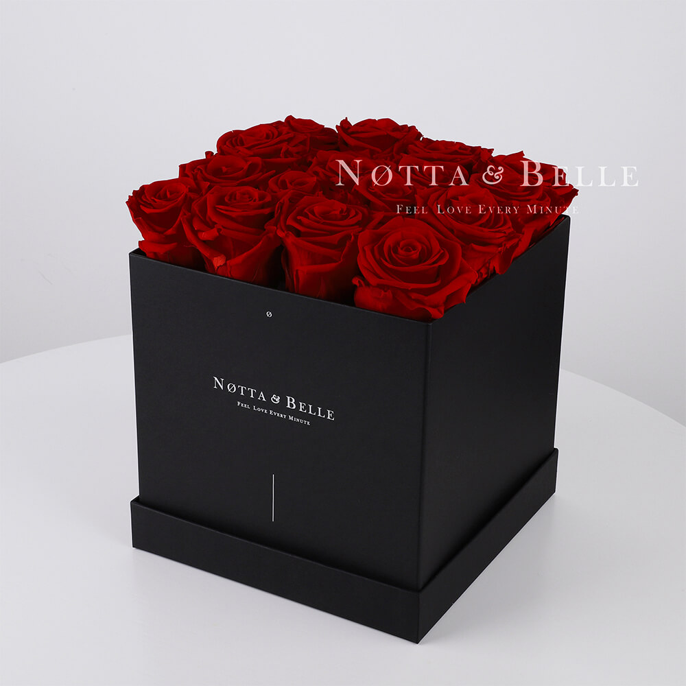 Vínová kytice «Romantic» v černé krabičce - 17 ks
