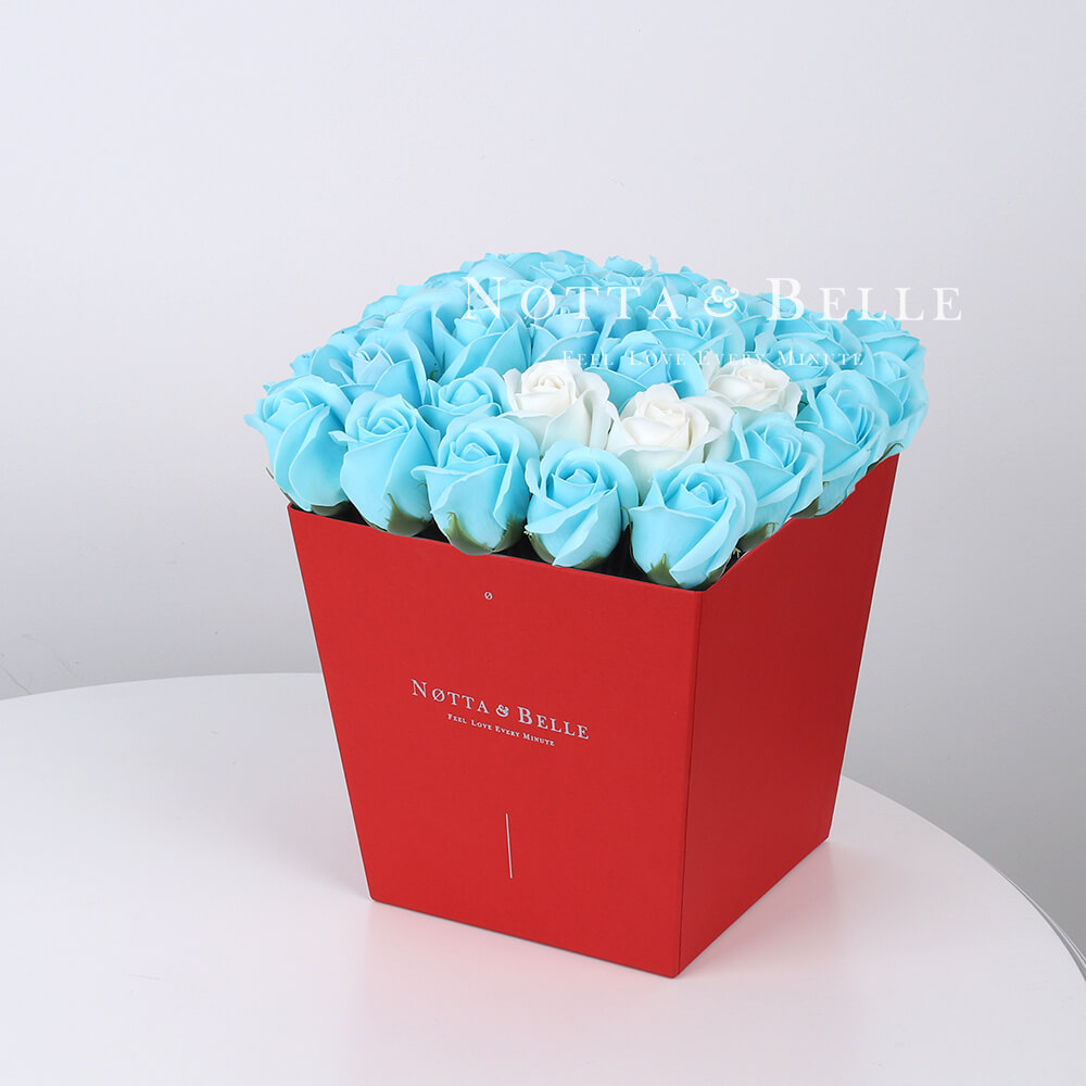 Мыльный букет голубого цвета №444 из 35 розы