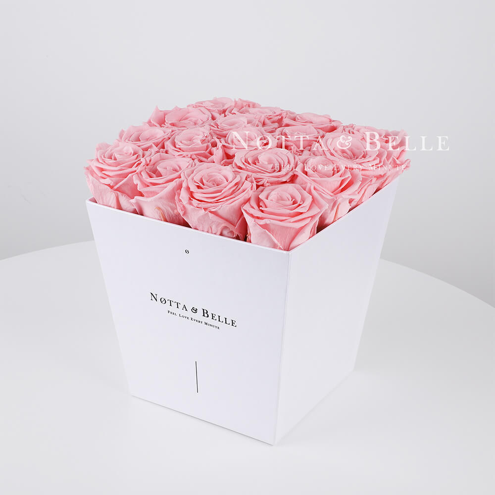 Долговечный букет из 17 розовых роз - №221