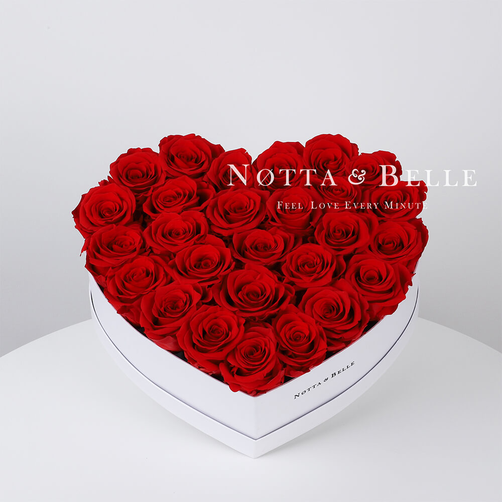 Bouquet rouge «Love» | 27 roses | boîte blanche | Notta&Belle