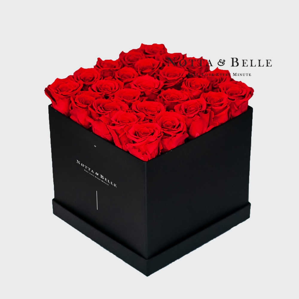 Bouquet rouge «Romantic» | 25 roses | boîte noire | Notta&Belle