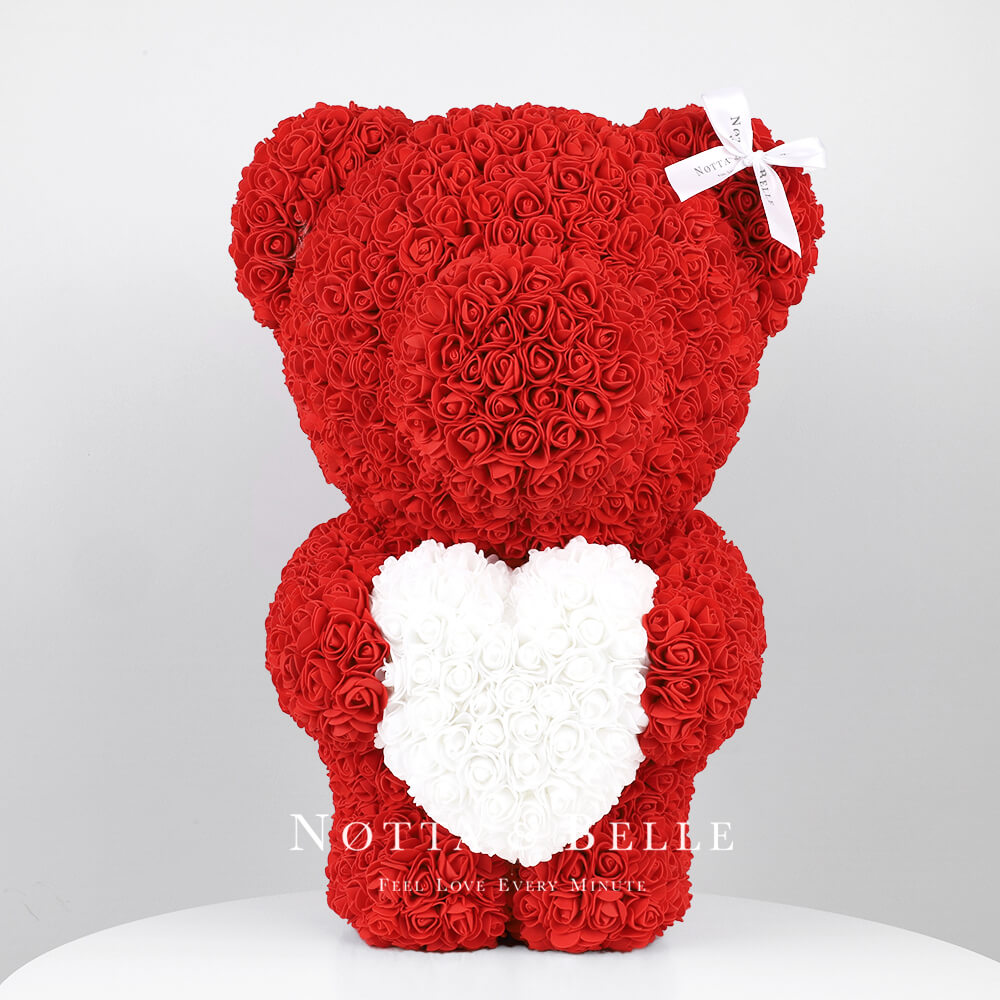 Rot Bär aus künstlichen Rosen mit einem Herzchen - 55 сm