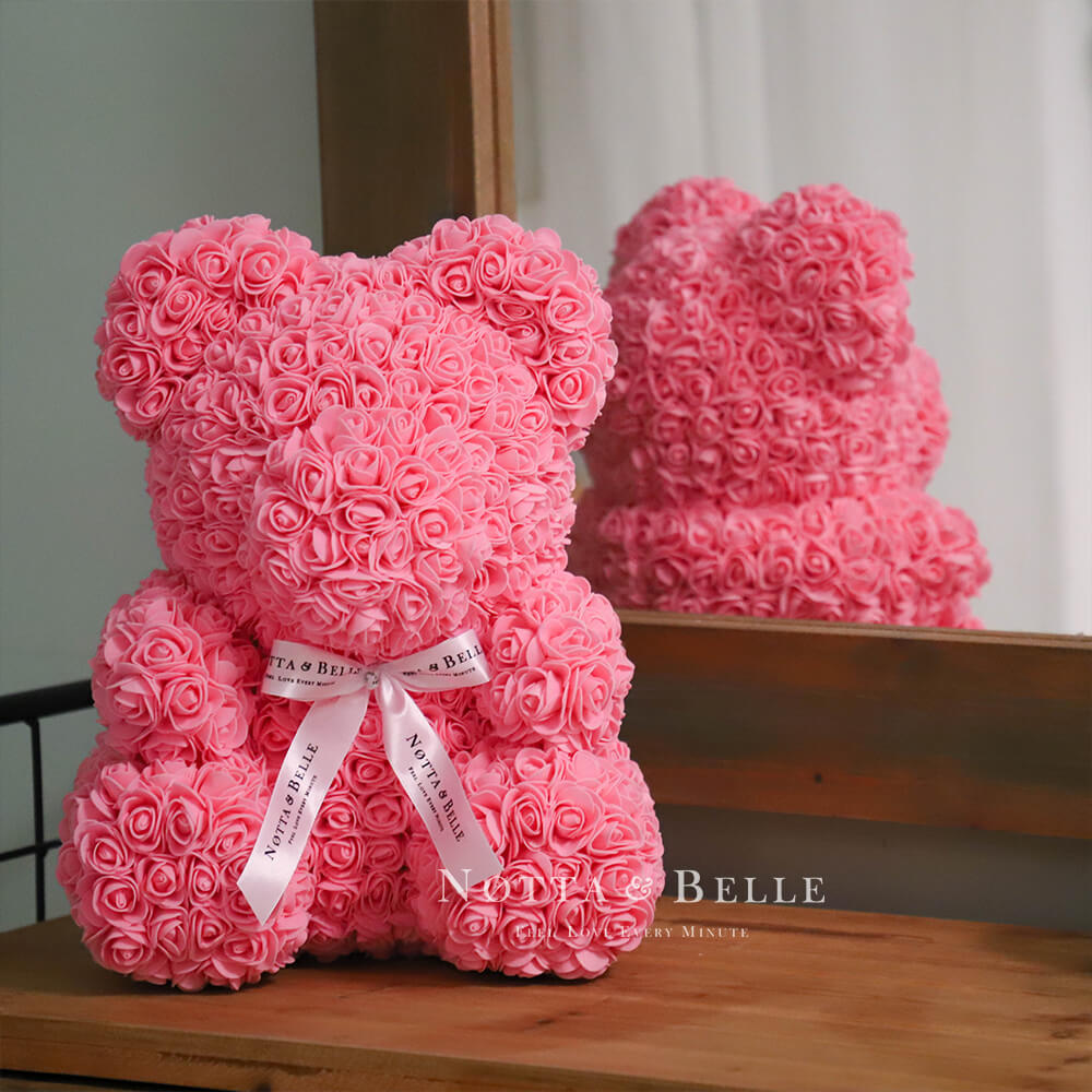 Růžový medvídek z růží - 35 cm