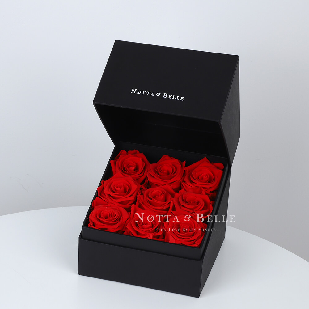 9 Красных роз в коробке