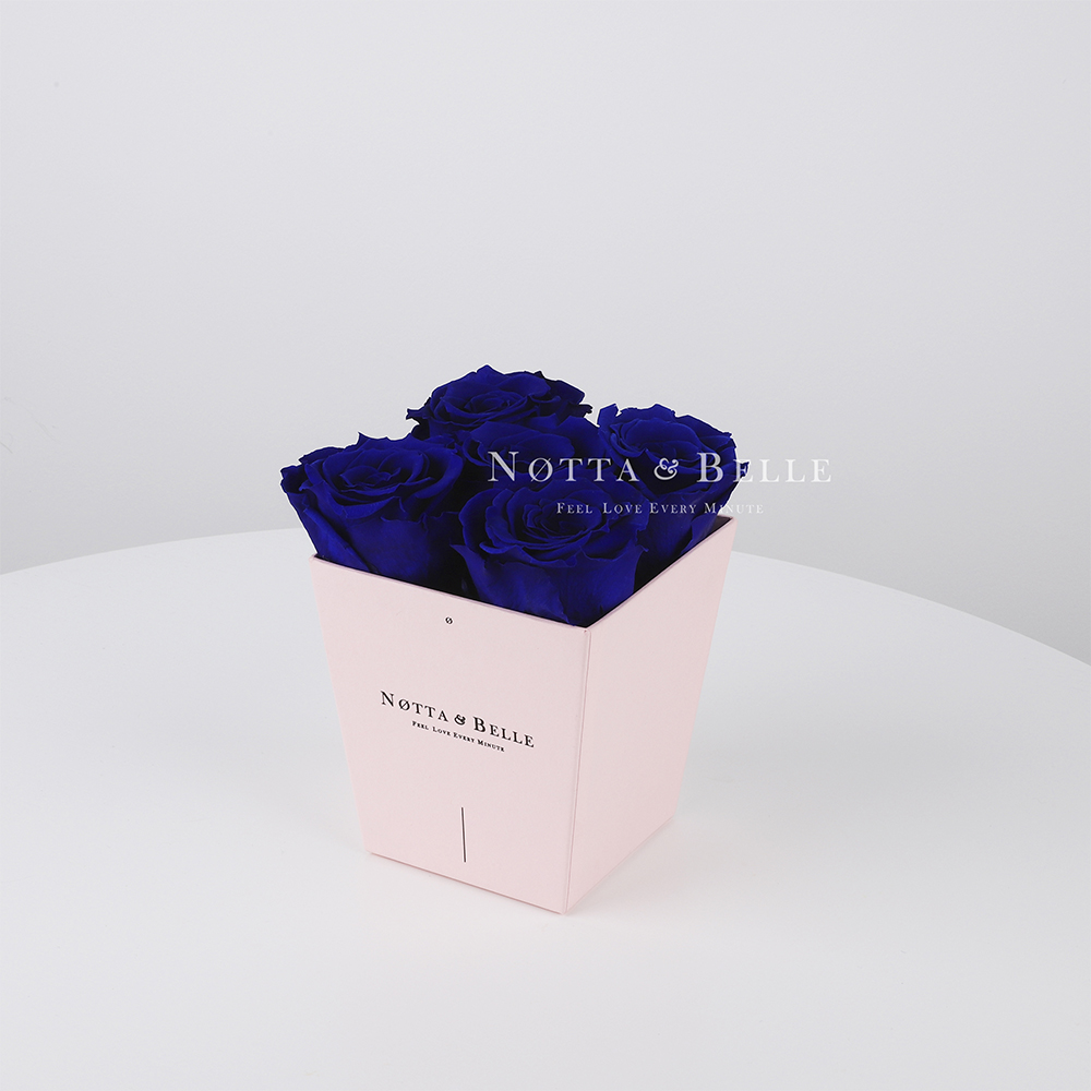 Долговечный букет из 5 синих роз - № 035