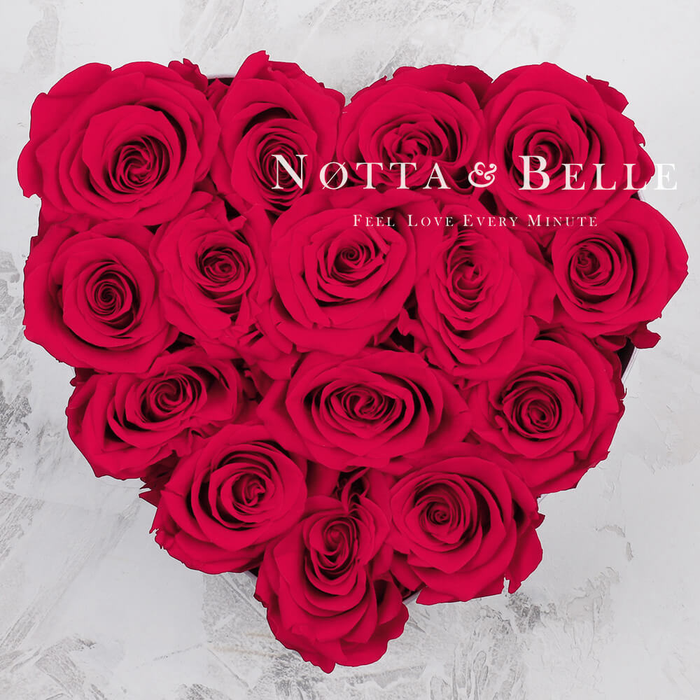 «Love» aus 15 hellrosa Rosen