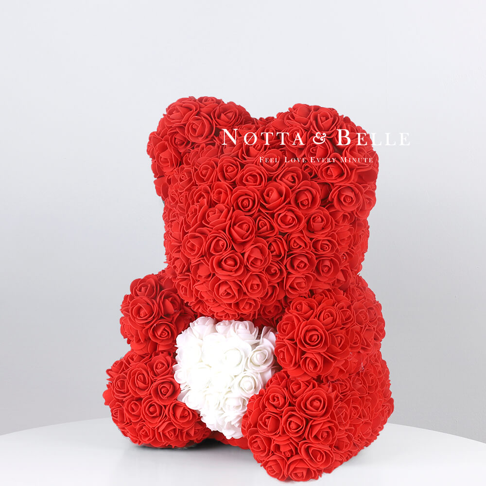 Красный мишка из роз с белым сердцем - 35 см (Китай)