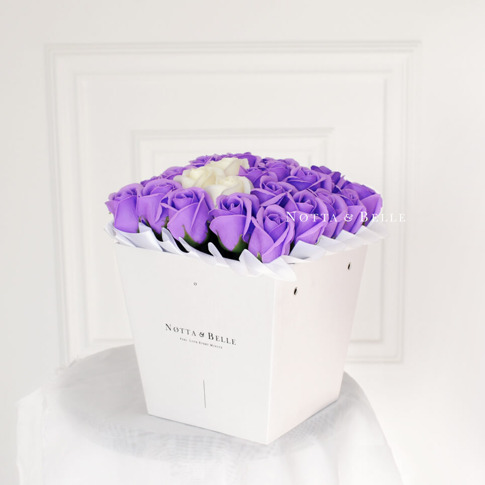 Мыльный букет лавандового цвета №451 из 35 розы