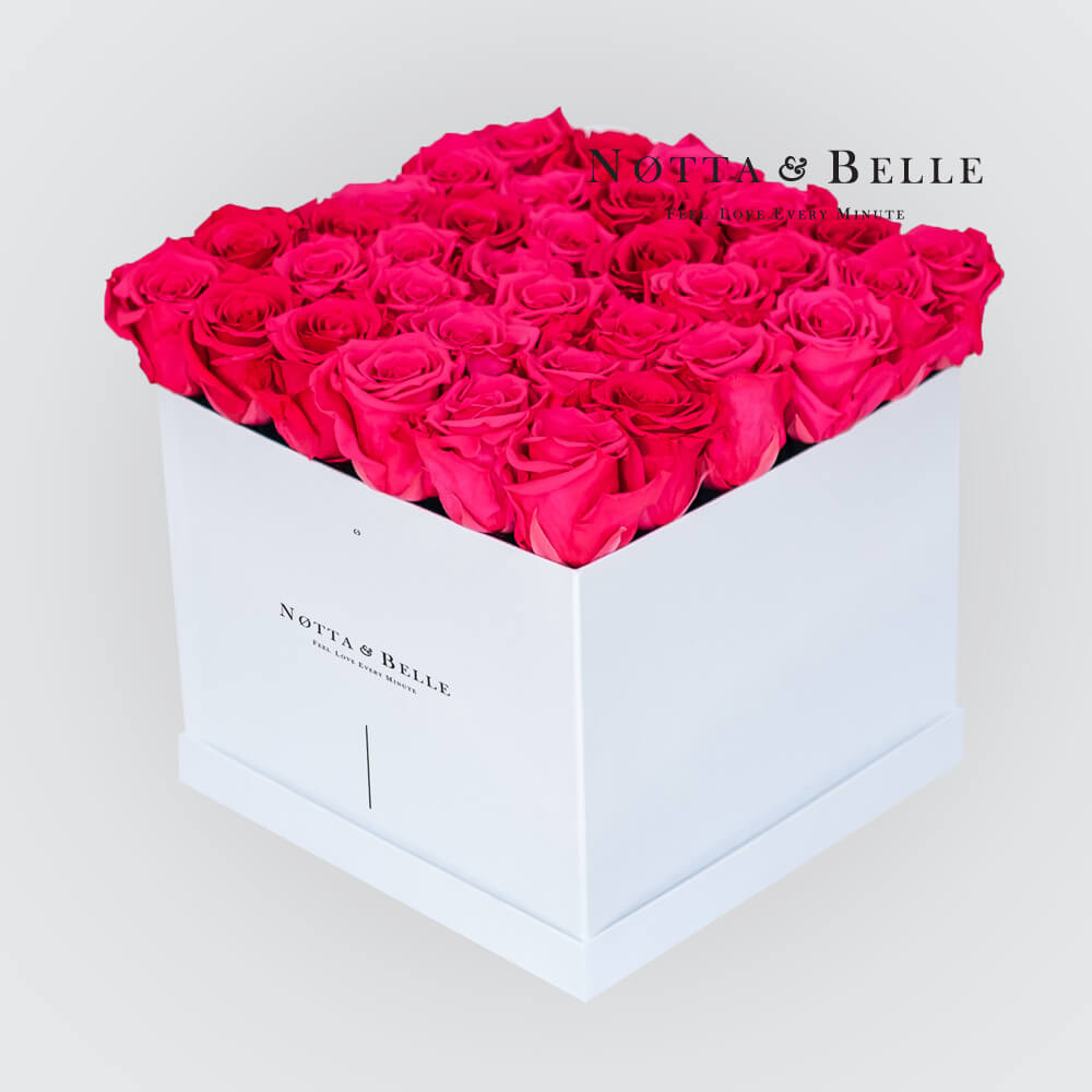 Долговечный букет из 35 ярко розовых роз - №651