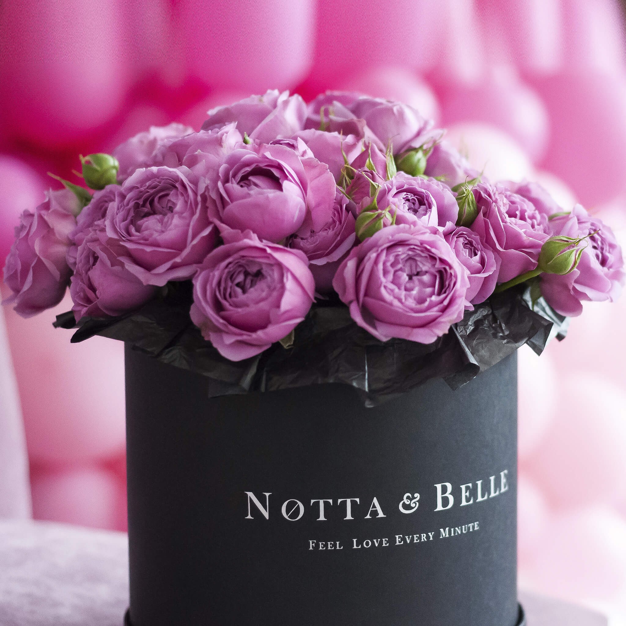 Mini Розовая роза в шляпной коробке черного цвета