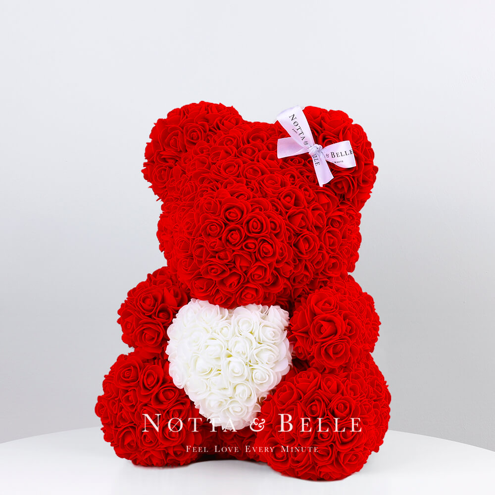 Červený medvídek z růží s srdcem - 35 cm